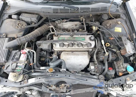 2000 Honda Accord 2.3 Lx z USA, uszkodzony, nr VIN 1HGCG6658YA026075